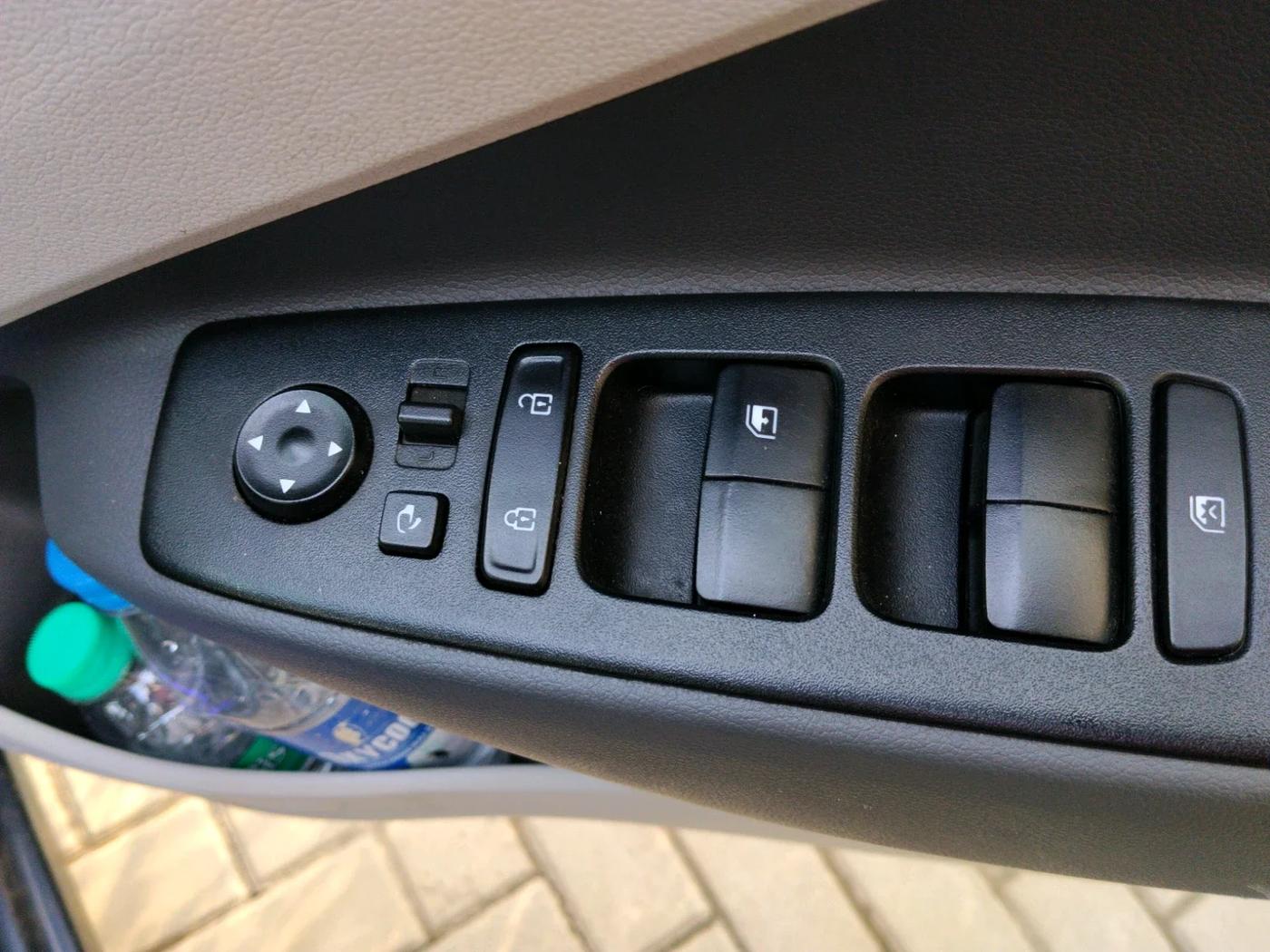 2024 Hyundai AURA SX 1.2 CNG, CNG, Manual, 12,977 km, interior