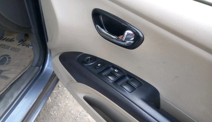 2013 Hyundai i10 SPORTZ 1.2, Petrol, Manual, 86,375 km, interior