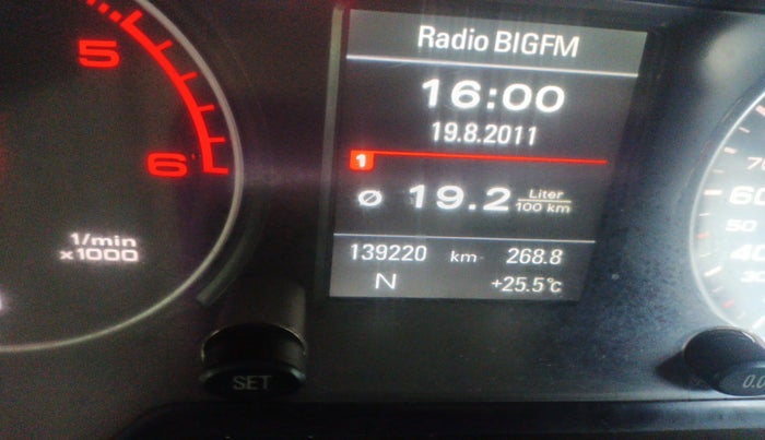 2011 Audi Q5 2.0 TDI QUATTRO, Diesel, Automatic, 1,39,220 km, interior
