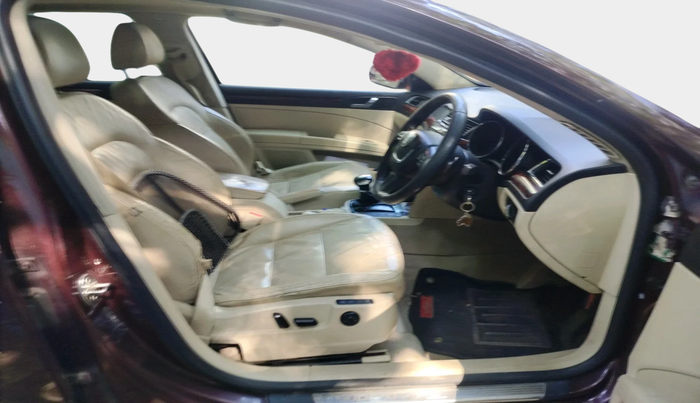 2011 Skoda Superb ELEGANCE 2.0 TDI CR AT, Diesel, Automatic, 98,400 km, interior