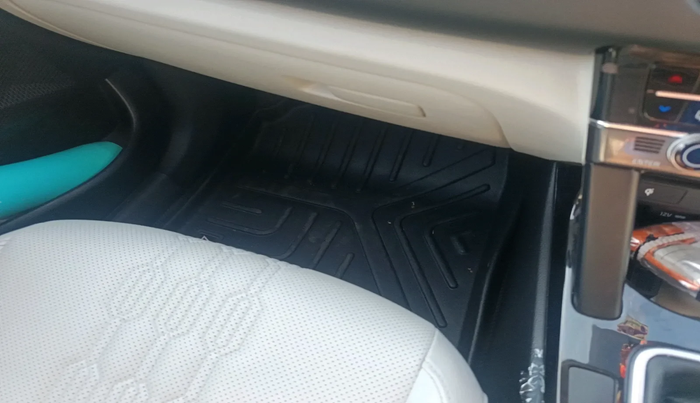 2025 KIA SELTOS HTX 1.5 Diesel MT, Diesel, Manual, 8,392 km, interior