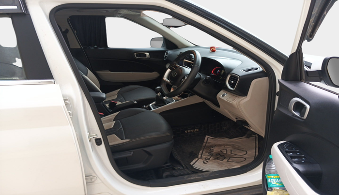 2022 Hyundai VENUE SX 1.2 PETROL, Petrol, Manual, 25,687 km, interior