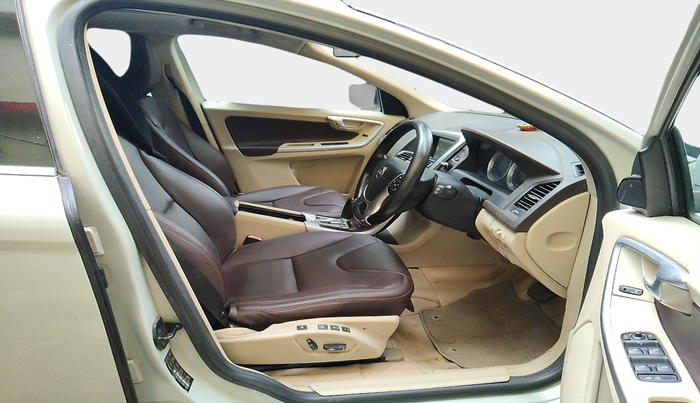 2011 Volvo XC 60 D5 AWD AT, Diesel, Automatic, 1,08,395 km, interior