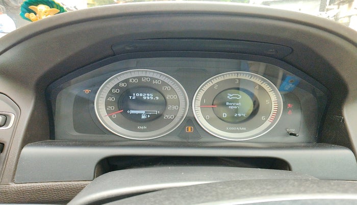 2011 Volvo XC 60 D5 AWD AT, Diesel, Automatic, 1,08,395 km, interior