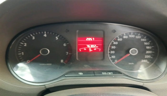 2011 Volkswagen Vento TRENDLINE 1.6, Petrol, Manual, 76,302 km, interior