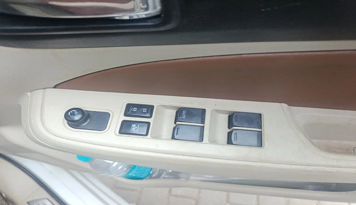 2018 Maruti Dzire VDI AMT, Diesel, Automatic, 1,75,015 km, interior