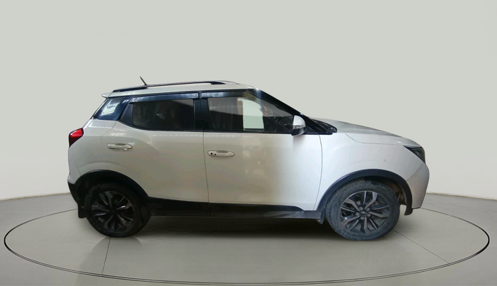 2019 Mahindra XUV300 W8 (O) 1.5 DIESEL AMT, Diesel, Automatic, 1,28,955 km, exterior
