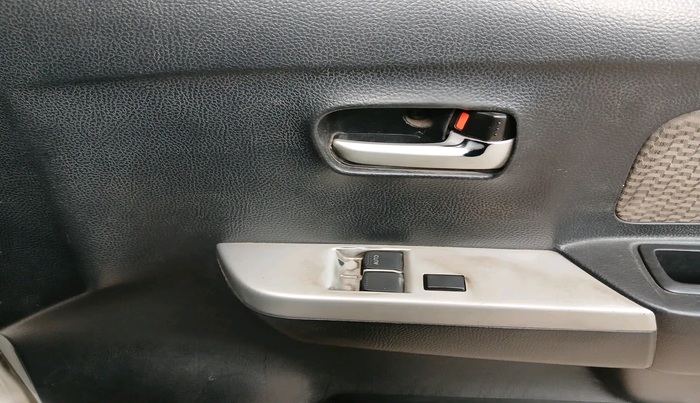 2016 Maruti Wagon R 1.0 LXI CNG, Petrol, Manual, 3,24,580 km, interior