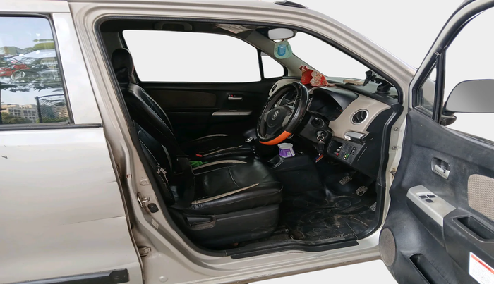 2016 Maruti Wagon R 1.0 LXI CNG, Petrol, Manual, 3,24,580 km, interior