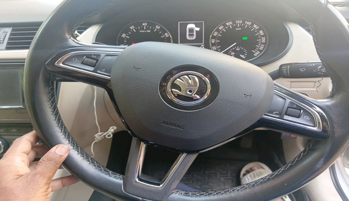 2015 Skoda Octavia STYLE PLUS AT 1.8 TSI, Petrol, Automatic, 65,975 km, interior