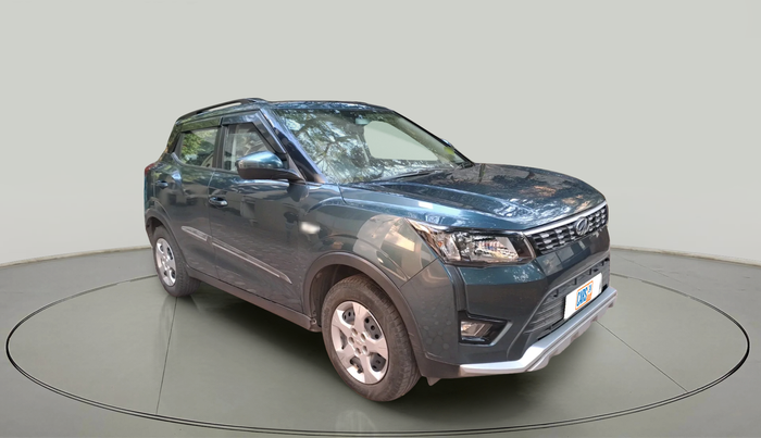 2021 Mahindra XUV300 W6 1.2 PETROL, Petrol, Manual, 22,935 km, exterior