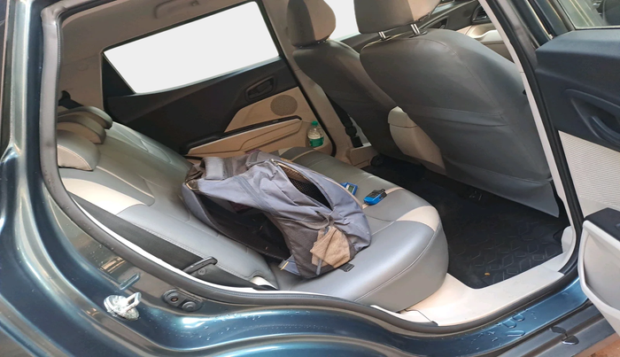 2021 Mahindra XUV300 W6 1.2 PETROL, Petrol, Manual, 22,935 km, interior