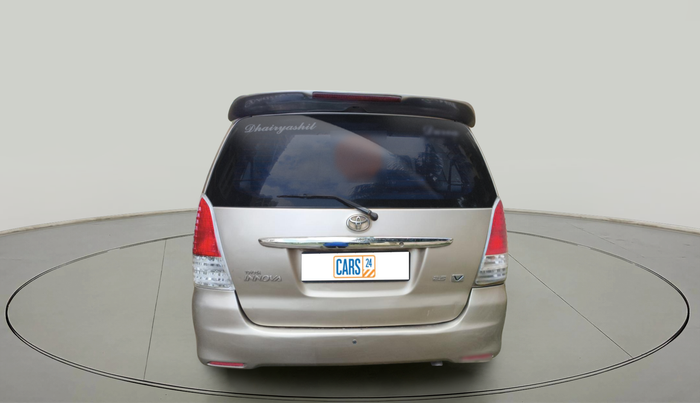 2011 Toyota Innova V 2.5 8 STR, Diesel, Manual, 2,10,018 km, exterior