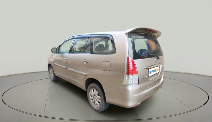 2011 Toyota Innova V 2.5 8 STR, Diesel, Manual, 2,10,018 km, exterior