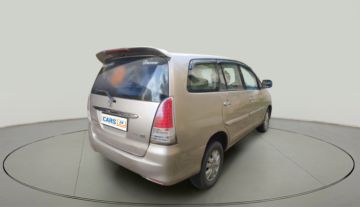 2011 Toyota Innova V 2.5 8 STR, Diesel, Manual, 2,10,018 km, exterior