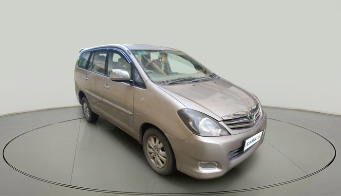 2011 Toyota Innova V 2.5 8 STR, Diesel, Manual, 2,10,018 km, exterior