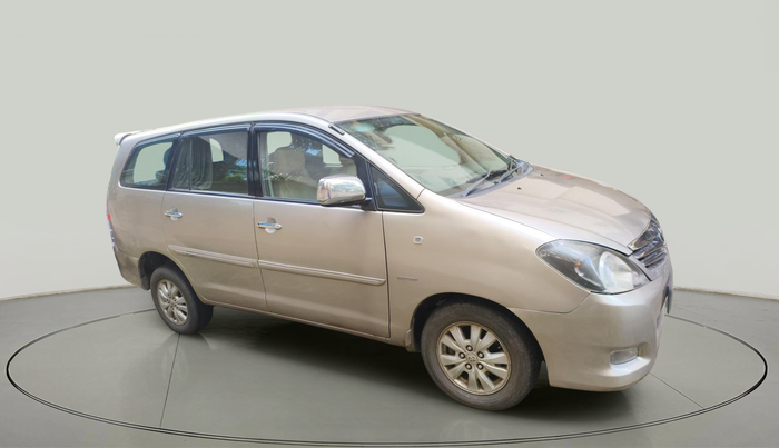 2011 Toyota Innova V 2.5 8 STR, Diesel, Manual, 2,10,018 km, exterior