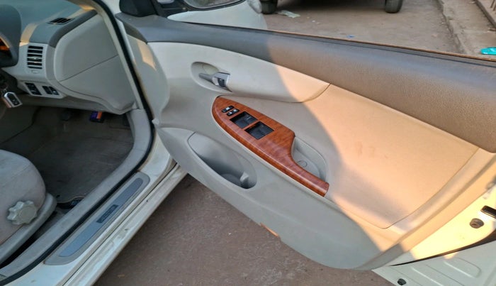 2011 Toyota Corolla Altis G PETROL, Petrol, Manual, 20,417 km, interior