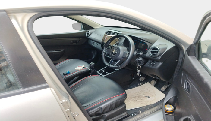 2022 Renault Kwid RXT 1.0, Petrol, Manual, 15,552 km, interior