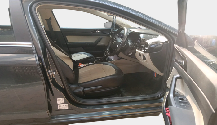 2022 Skoda SLAVIA Ambition Plus 1.0 TSI AT, Petrol, Automatic, 17,940 km, interior