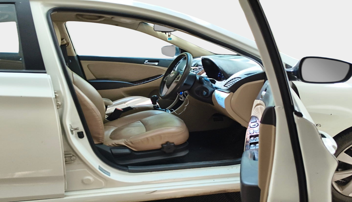 2013 Hyundai Verna FLUIDIC 1.6 VTVT SX, Petrol, Manual, 1,17,100 km, interior