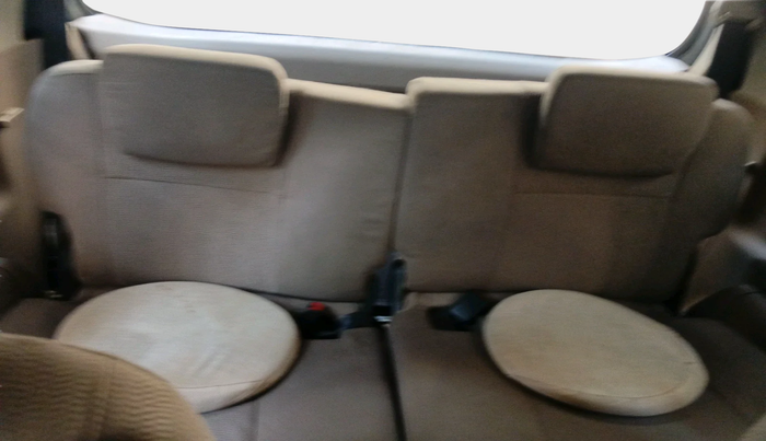 2015 Toyota Innova 2.5 VX 7 STR, Diesel, Manual, 81,716 km, interior