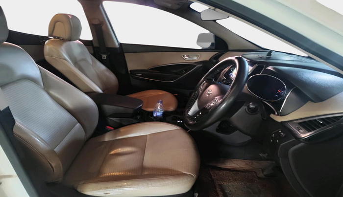 2014 Hyundai Santa Fe 4 WD AT, Diesel, Automatic, 95,591 km, interior