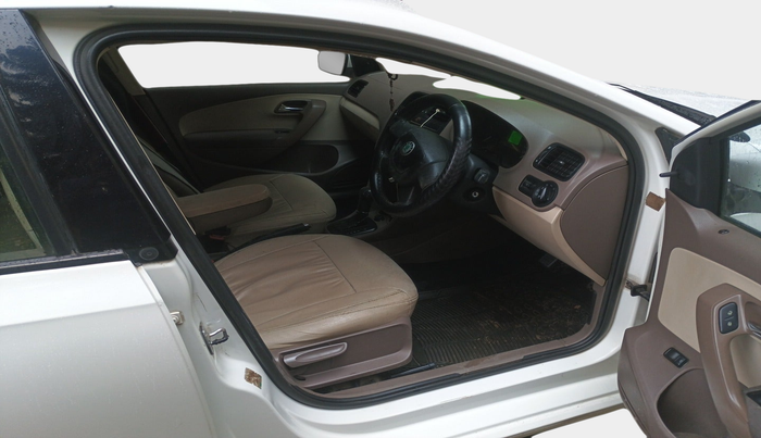 2012 Skoda Rapid AMBITION 1.6 MPI AT, Petrol, Automatic, 1,06,476 km, interior