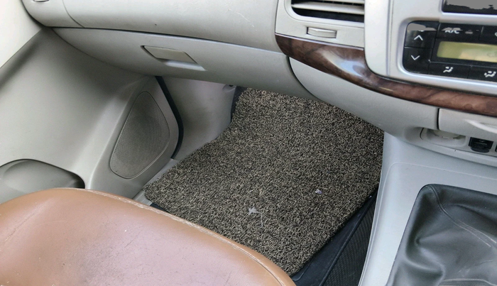 2013 Toyota Innova 2.5 VX 7 STR, Diesel, Manual, 1,59,846 km, interior