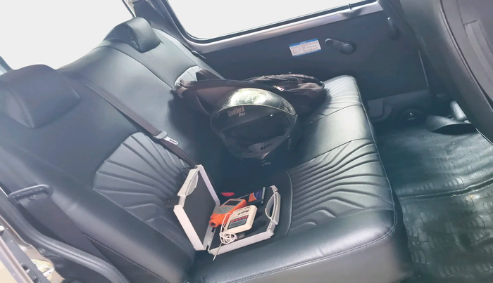 2025 Maruti Eeco 5 STR AC CNG, Petrol, Manual, 2,631 km, interior