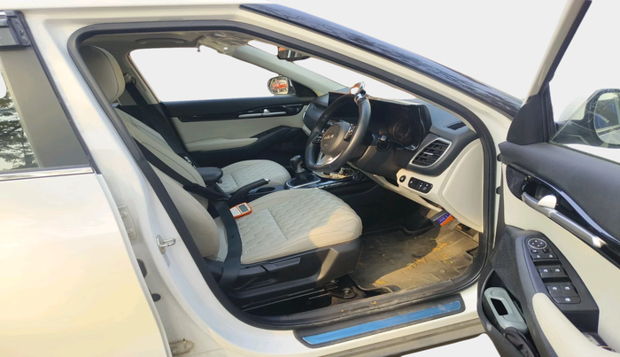 2023 KIA SELTOS HTX PETROL 1.5, Petrol, Manual, 36,840 km, interior