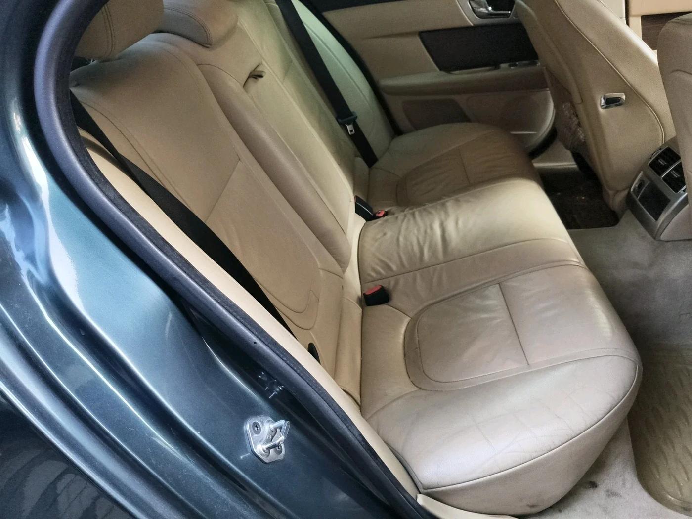 2013 Jaguar XF 2.2 DIESEL LUXURY, Diesel, Automatic, 1,05,972 km, interior