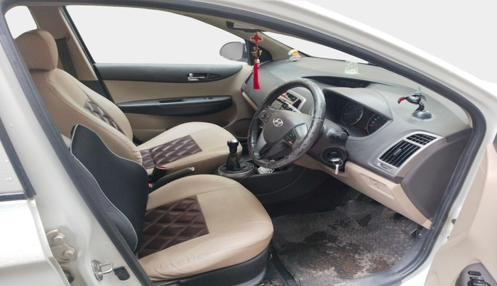 2013 Hyundai i20 SPORTZ 1.2, Petrol, Manual, 30,389 km, interior