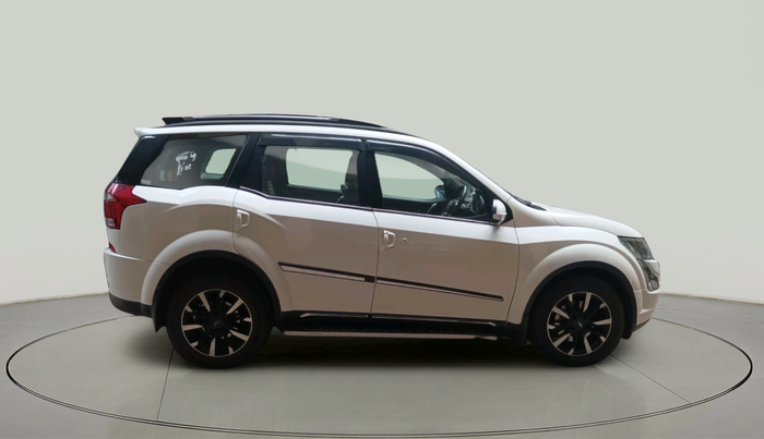 2018 Mahindra XUV500 W11 AT, Diesel, Automatic, 73,607 km, exterior