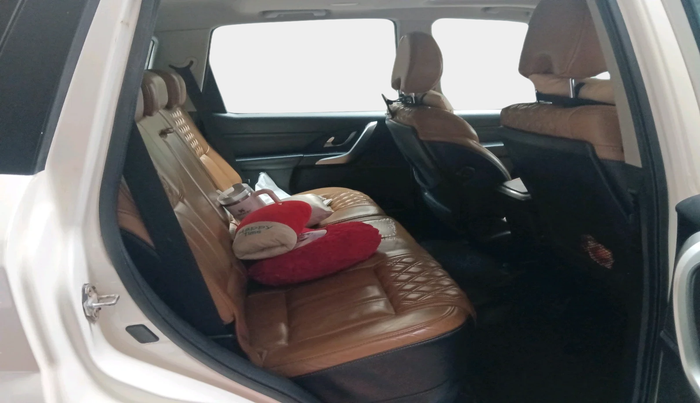 2018 Mahindra XUV500 W11 AT, Diesel, Automatic, 73,607 km, interior