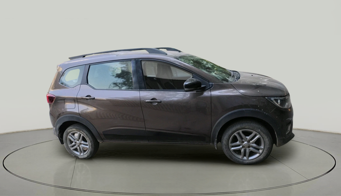 2022 Renault TRIBER RXZ AMT, Petrol, Automatic, 36,888 km, exterior