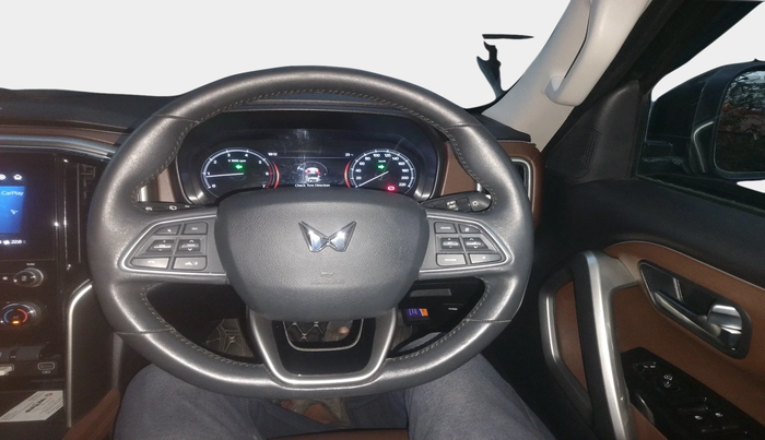 2022 Mahindra SCORPIO-N Z8 L PETROL AT 7 STR, Petrol, Automatic, 13,668 km, interior