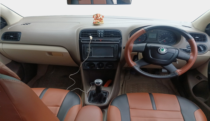 2012 Skoda Rapid AMBITION 1.6 TDI CR MT, Diesel, Manual, 86,979 km, interior