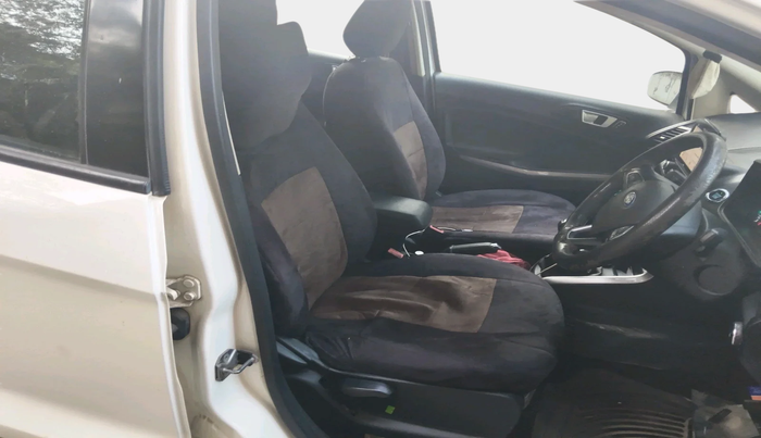 2018 Ford Ecosport TITANIUM 1.5L DIESEL, Diesel, Manual, 1,26,596 km, interior