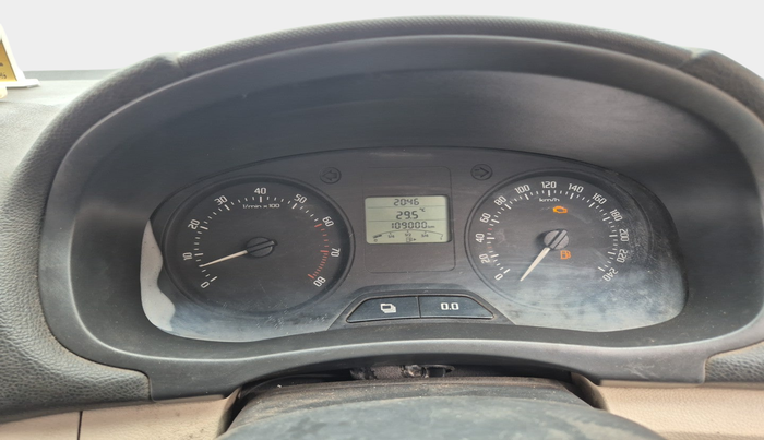 2011 Skoda Fabia ACTIVE 1.2 MPI, Petrol, Manual, 1,09,000 km, interior