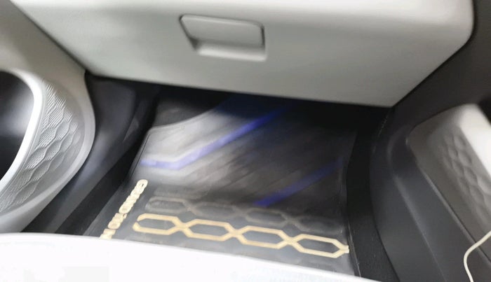 2025 Hyundai GRAND I10 NIOS SPORTZ AMT 1.2 KAPPA VTVT, Petrol, Automatic, 2,514 km, interior