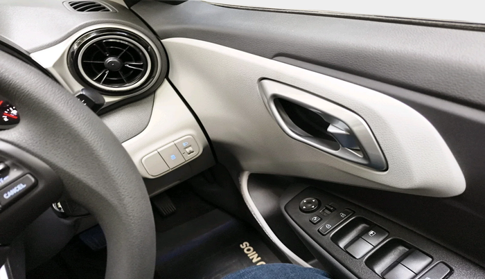 2025 Hyundai GRAND I10 NIOS SPORTZ AMT 1.2 KAPPA VTVT, Petrol, Automatic, 2,514 km, interior