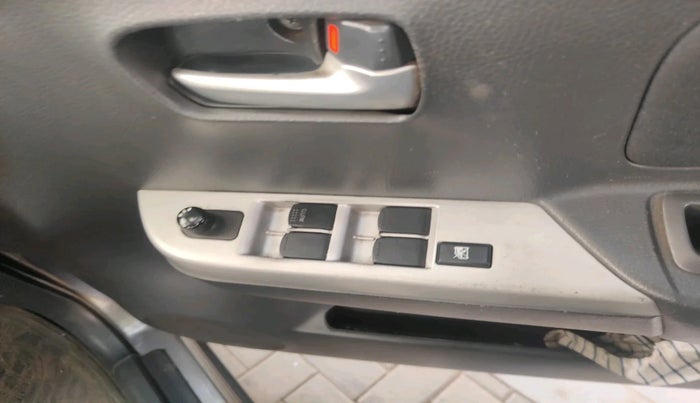 2012 Maruti Wagon R 1.0 VXI, Petrol, Manual, 77,503 km, interior