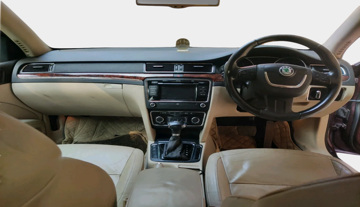 2011 Skoda Superb ELEGANCE 1.8 TSI AT, Petrol, Automatic, 1,00,002 km, interior