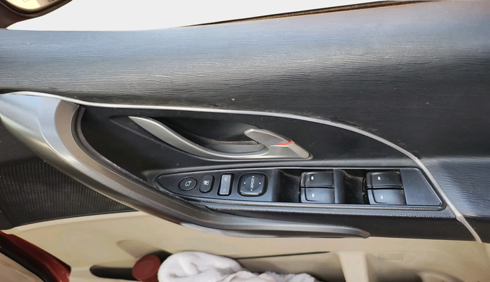 2015 Mahindra XUV500 W10, Diesel, Manual, 71,396 km, interior