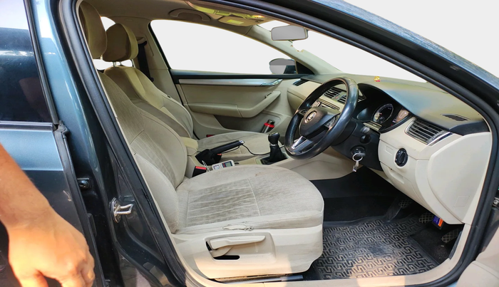 2019 Skoda Octavia 2.0 TDI CR AMBITION, Diesel, Manual, 1,26,549 km, interior