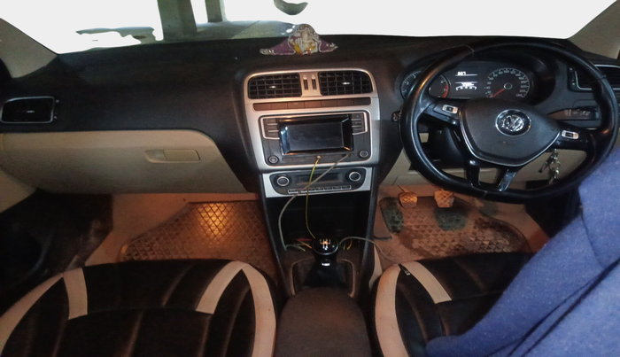 2016 Volkswagen Ameo HIGHLINE1.2L, Petrol, Manual, 73,580 km, interior