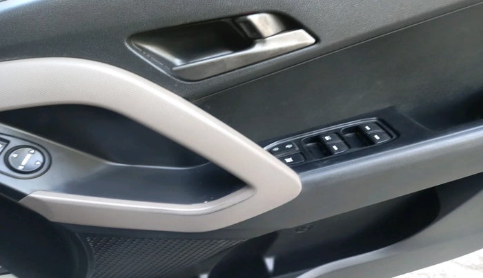 2017 Hyundai Creta SX PLUS AT 1.6 DIESEL, Diesel, Automatic, 95,137 km, interior