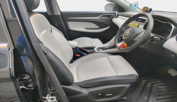 2024 MG ASTOR Savvy Pro 1.5 CVT (Ivory) , Petrol, Automatic, 15,307 km, interior