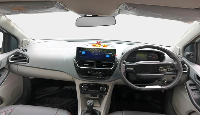 2025 Tata Tiago XZ PETROL, Petrol, Manual, 220 km, interior